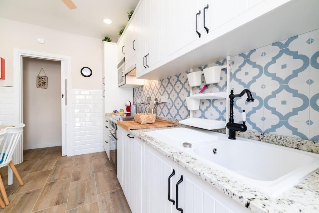 Emblematic Apartment In The Realejo Гранада Екстериор снимка
